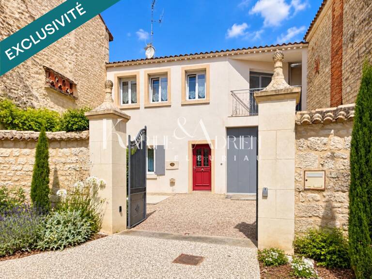 Maison de ville avec grand garage, ascenseur, 4 chambres, jardin et terrasse — photo 1
