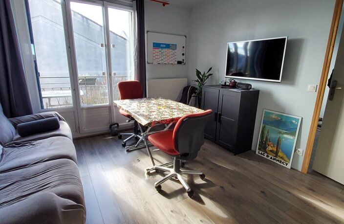 4 PIECES  DANS PETITE RESIDENCE AVEC FAIBLES CHARGES — photo 2