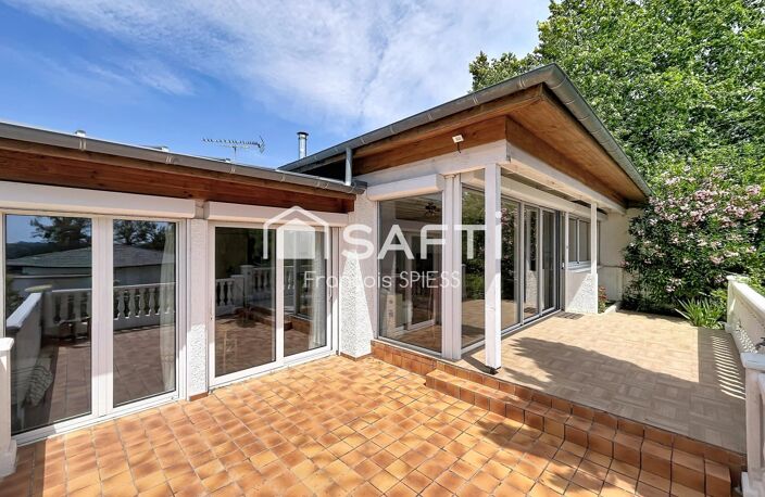 Villa d'architecte rénovée dans un ilôt de verdure — photo 4