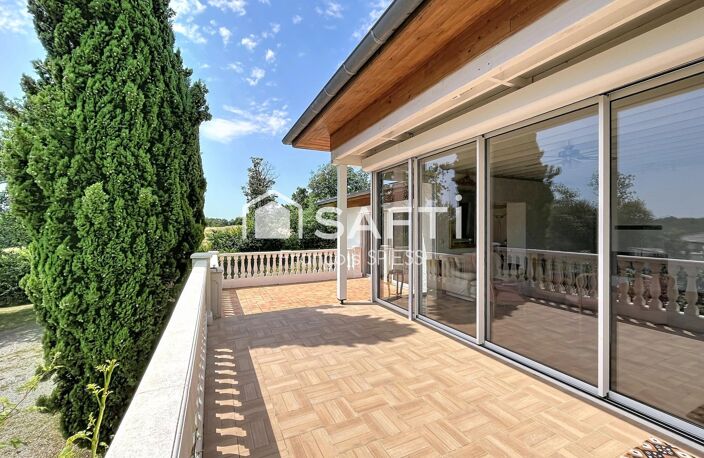 Villa d'architecte rénovée dans un ilôt de verdure — photo 5