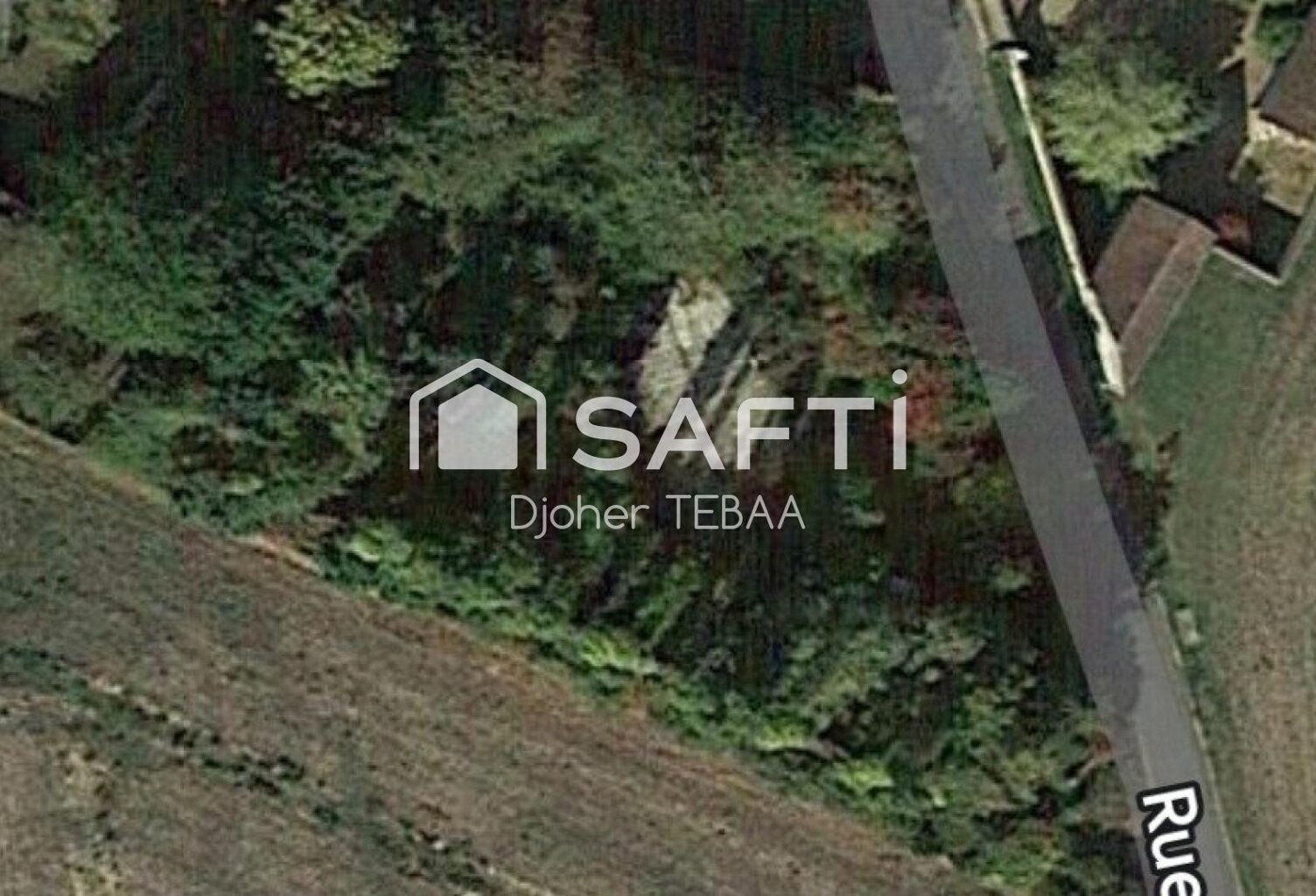 Terrain constructible de 2205 m² — photo 1