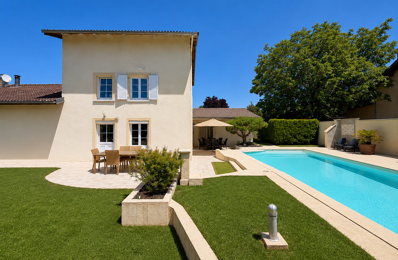 Maison d'exception de 219 m2, deux garages et piscine — photo du bien