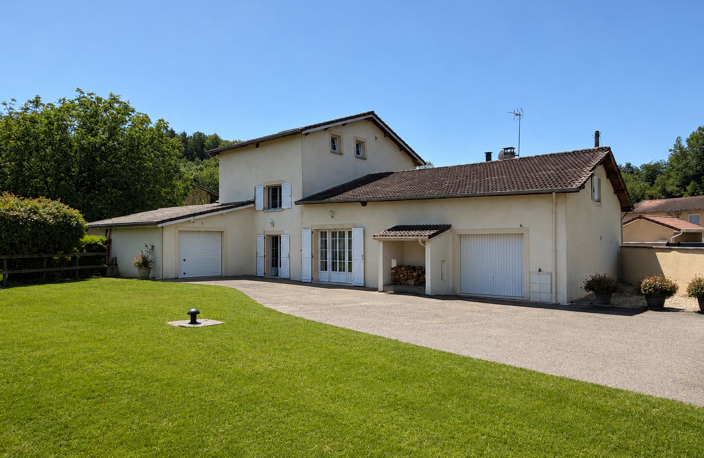 Maison d'exception de 219 m2, deux garages et piscine — photo 3