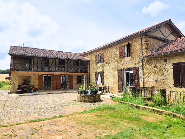 MAISON 231m2 sur 8300m2 de terrain — photo 1
