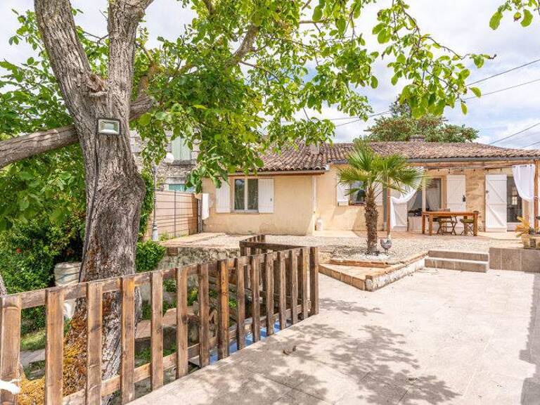 Maison en pierre de 3 pièces principales — photo 1