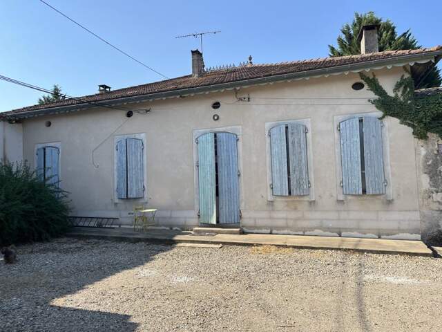 Maison en pierre de 4 pièces principales — photo du bien