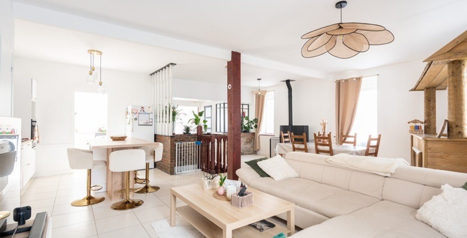 Vente maison 5 pièces 131 m² Landivisiau (29400) — photo 1