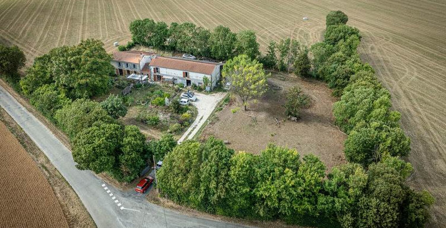Vente maison 4 pièces 143 m² Chambon (17290) — photo 1