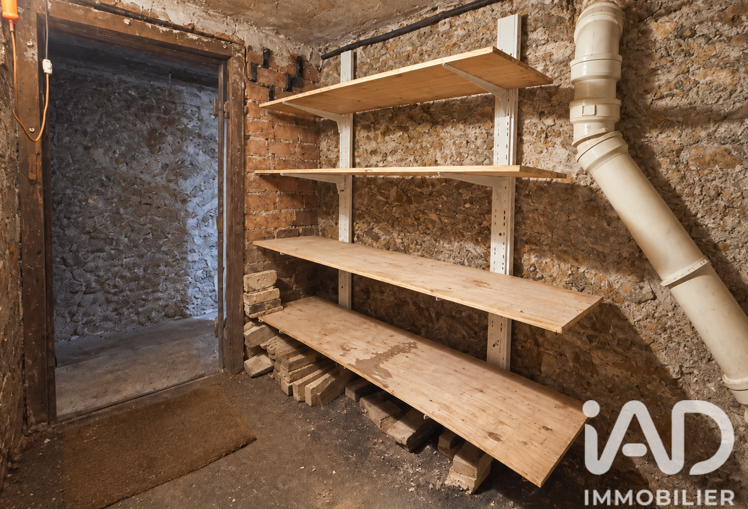 Vente Garage 5 m&sup2; — photo 1