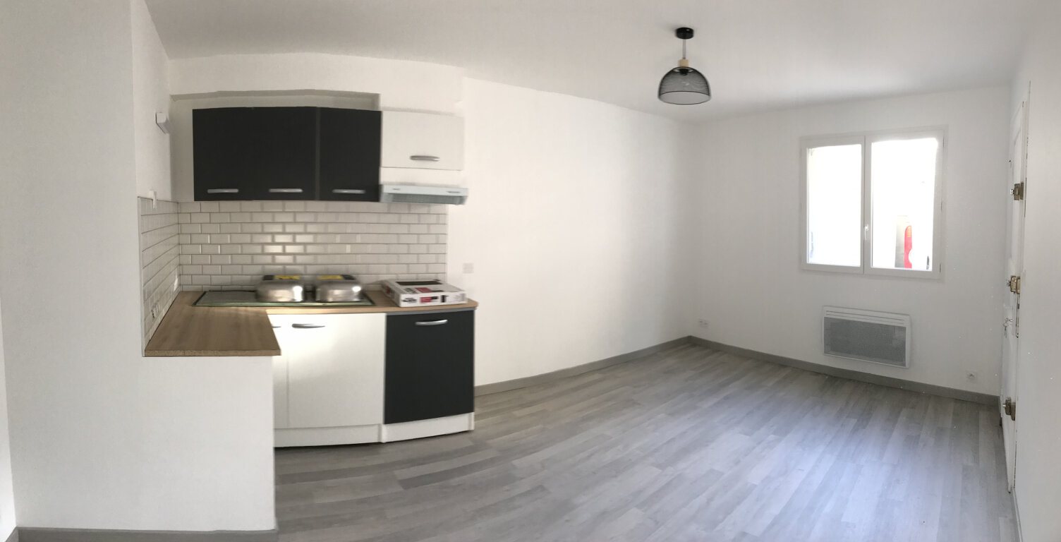 Location Appartement 2 pieces de 33m2 en Rez chaussée avec C — photo 1