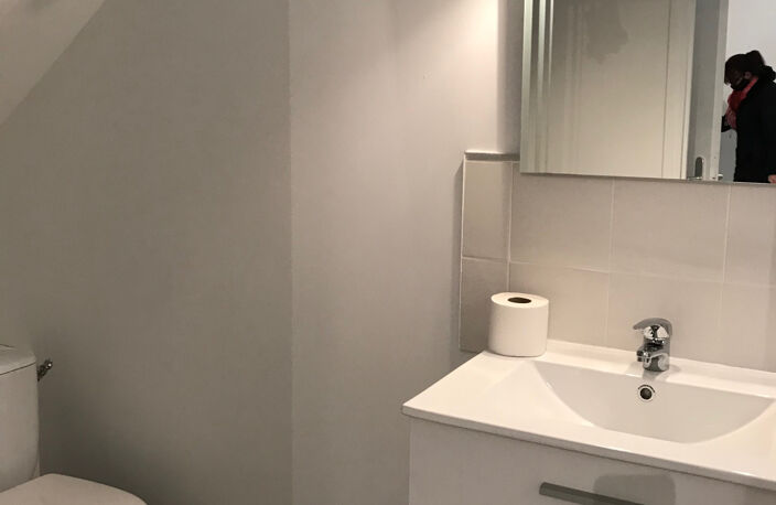 Location Appartement 2 pieces de 33m2 en Rez chaussée avec C — photo 3