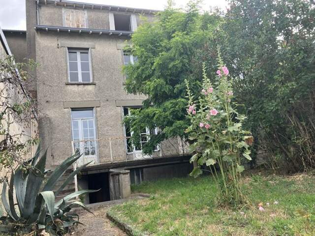 Maison de ville de 8 pièces principales — photo du bien