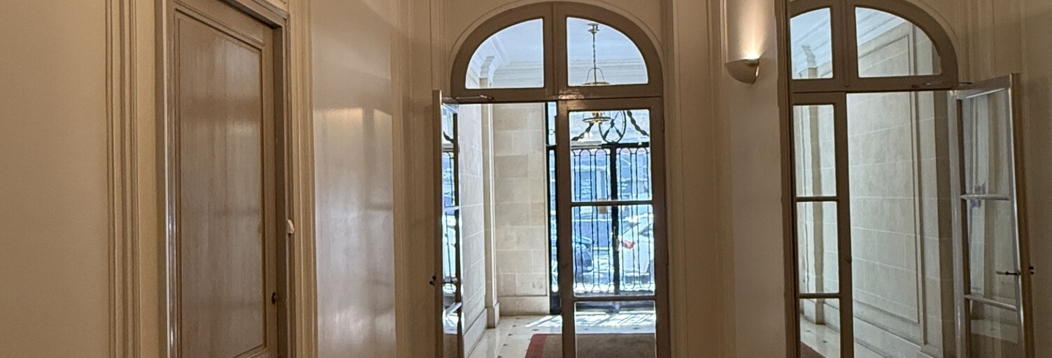 Appartement 1 Pièce 8 m² à vendre à Paris 15 (75015)