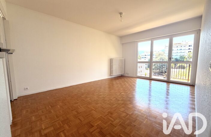 Vente Appartement 4 pièces — photo 3