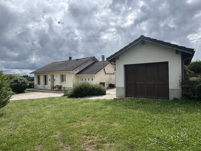 Maison de bourg de 4 pièces principales — photo du bien
