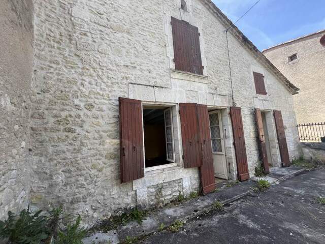 Maison 4 pièces 77 m² à Villebois-Lavalette — photo du bien