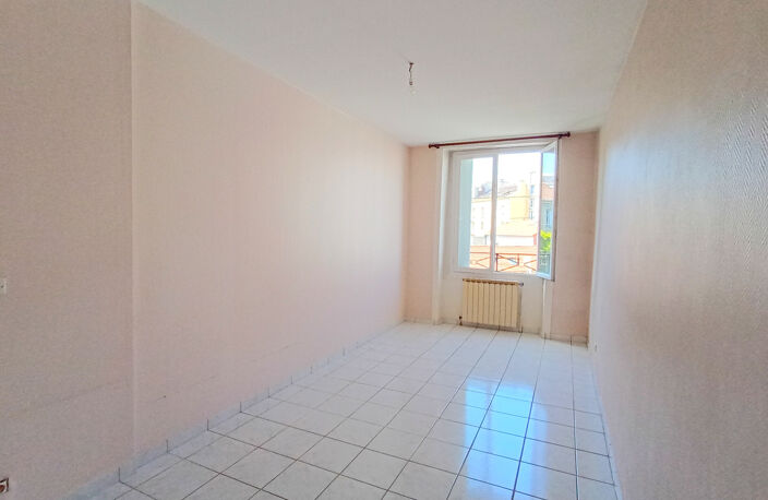 Appartement F3 de 93,67 m2 à vendre à Saint-Étienne avec cav — photo 5