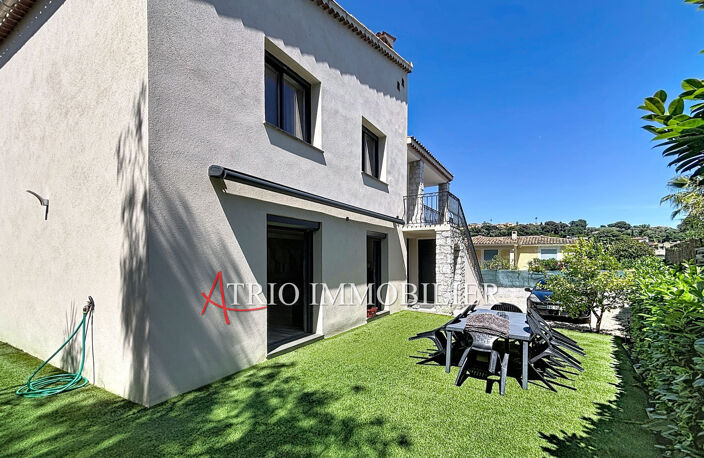 En plein coeur de Cagnes-sur-Mer, au calme, cette villa de styl — photo 5