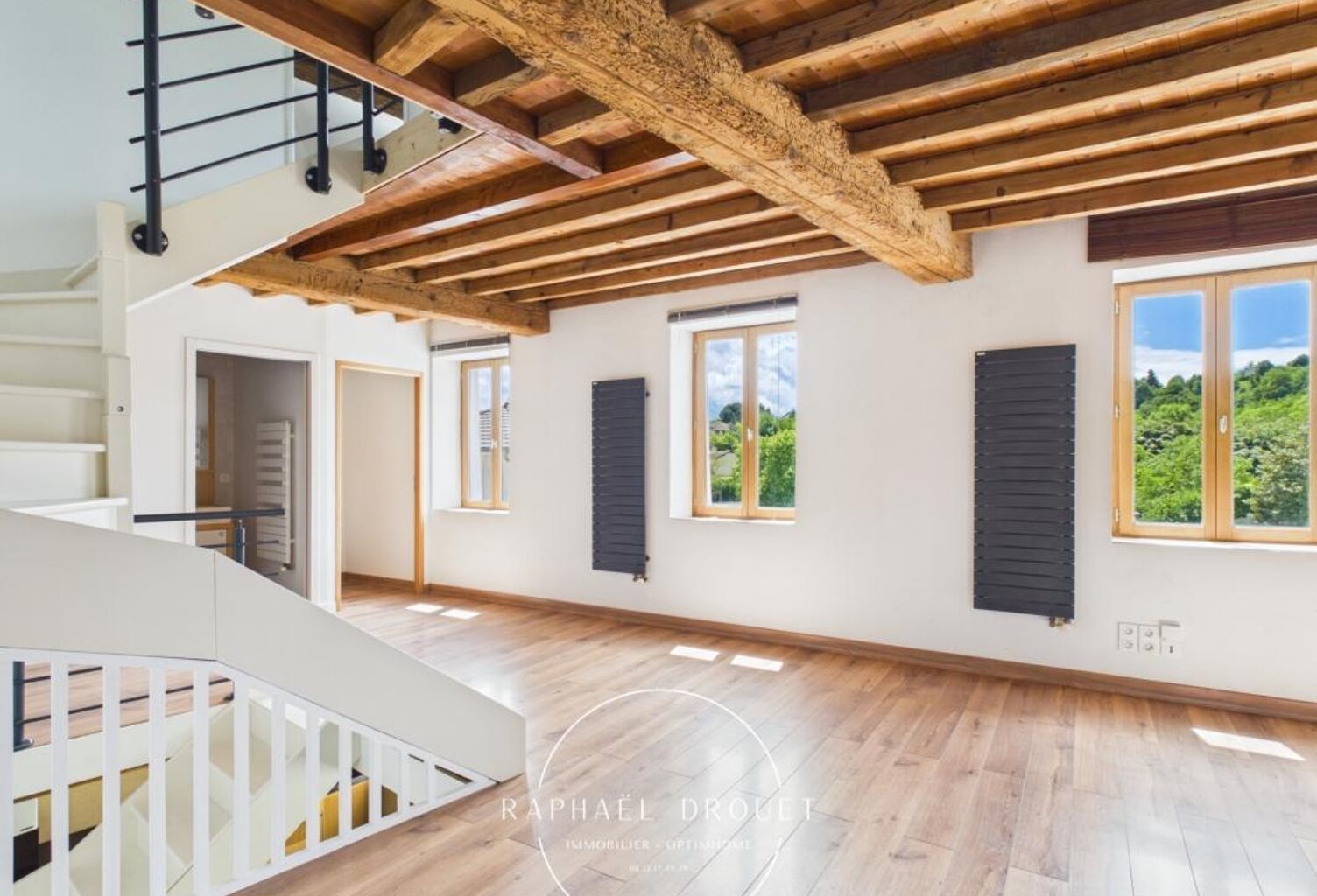 Maison de village familiale – 215 m² habitables – 5 chambres – Cour – Cave – Jardin (38200) — photo 1
