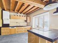 Maison de village familiale – 215 m² habitables – 5 chambres – Cour – Cave – Jardin (38200) — photo 2