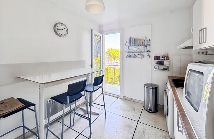 APPARTEMENT MEUBLÉ TRAVERSANT 67M2 BALCON CAVE GARAGE - AIGUELONGUE — photo 2