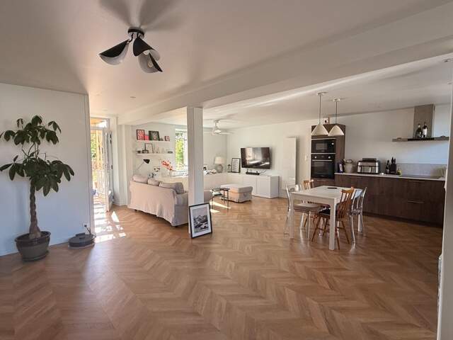 Maison en pierre entièrement rénovée, 95m², avec dépendances, terrain de 1154m² 148 000 € — photo du bien