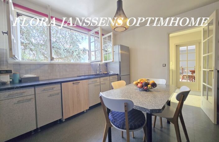 COLOMBES – Belle maison familiale indépendante aux volumes généreux, jardin arboré et grand garage — photo 4