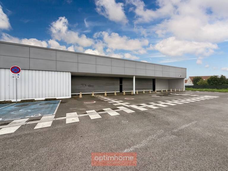 LOCAL COMMERCIAL / RETAIL PARK À LOUER – 1 707 M² EN ZONE COMMERCIALE — photo 1