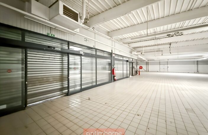 LOCAL COMMERCIAL / RETAIL PARK À LOUER – 1 707 M² EN ZONE COMMERCIALE — photo 3