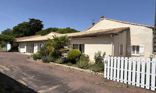 Maison 7 Pièces 197 m² à vendre à Pamproux (79800)