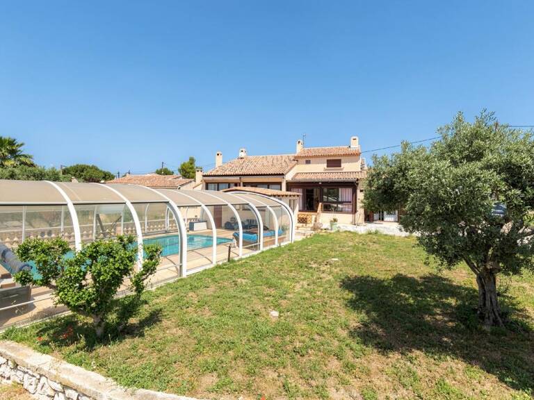 VILLA AVEC GARAGE ET PISCINE — photo 1