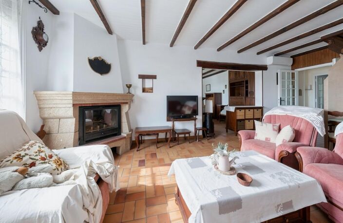 VILLA AVEC GARAGE ET PISCINE — photo 3
