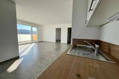 Appartement 3 pièces 923 €