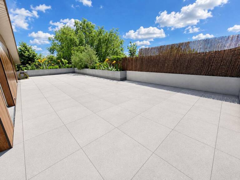 Toulouse Borderouge - Croix Daurade, appartement T4 dernier étage type roof top avec terrasse de 106 m2 et 2 places de parking sous sol boxables — photo 1