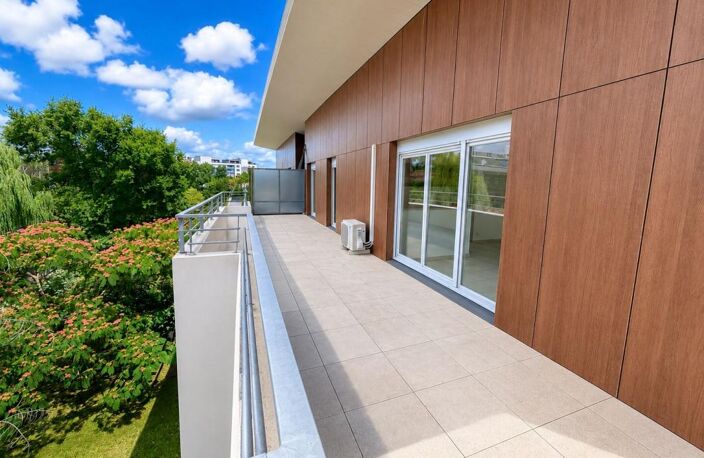 Toulouse Borderouge - Croix Daurade, appartement T4 dernier étage type roof top avec terrasse de 106 m2 et 2 places de parking sous sol boxables — photo 2