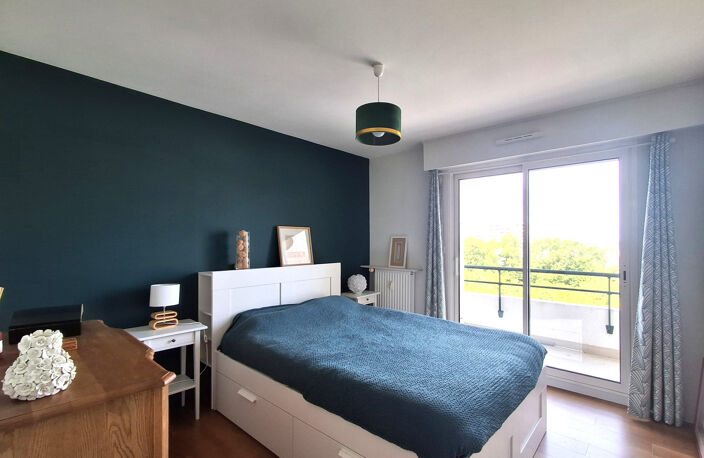 Appartement lumineux 2 chambres- 2 balcons- potentiel invest — photo 3