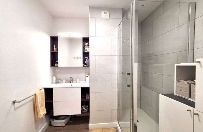 Appartement lumineux 2 chambres- 2 balcons- potentiel invest — photo 5