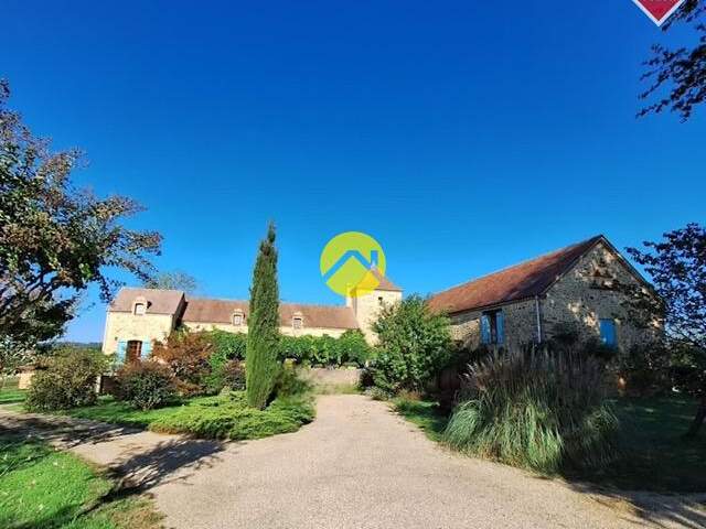 Élégant Manoir en Pierre  à Belves — photo du bien