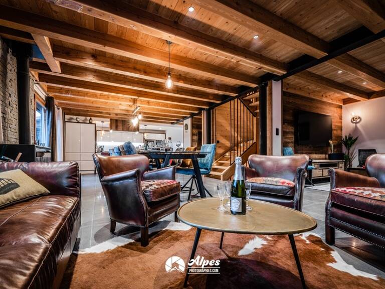 SERRE CHEVALIER-CHANTEMERLE- CHALET D'EXCEPTION AU PIED DES PISTES — photo 1