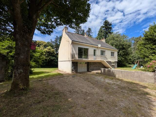 LIGNOL en campage au calme maison en rez de chaussée surélevé de 98m² environ 6 pièces parcelle de 2425m² environ avec dépendance — photo du bien
