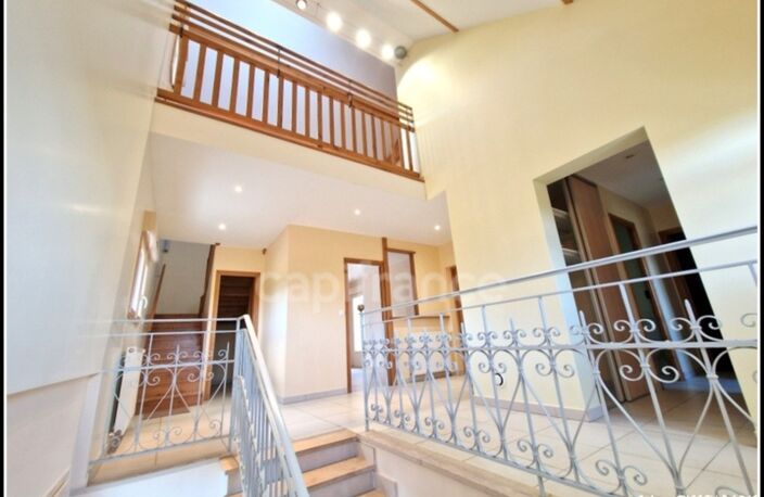 Pavillon Moderne à vendre 5 pièces, 4 chambres, 2 salle d'eau, 1 salle de bain, Sous-Sol 4 voitures, Terrain 3920 M2 AUXERRE (89) — photo 3