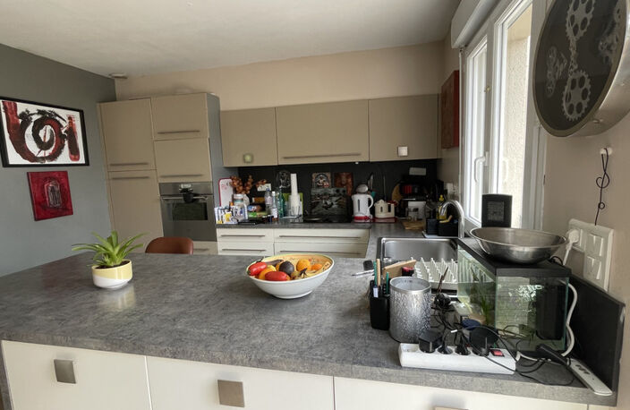 ST HILAIRE ST FLORENT MAISON 3 CHAMBRES DE PLAIN PIED SUR PARCELLE DE 1203M2 DE TERRAIN ARBORE CLOS — photo 2