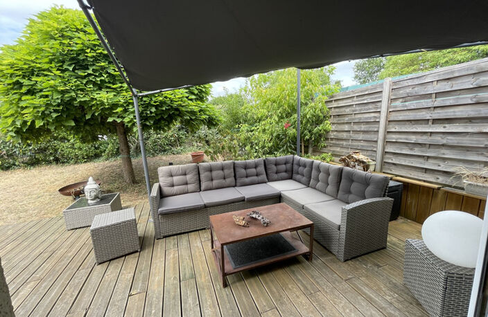 ST HILAIRE ST FLORENT MAISON 3 CHAMBRES DE PLAIN PIED SUR PARCELLE DE 1203M2 DE TERRAIN ARBORE CLOS — photo 4