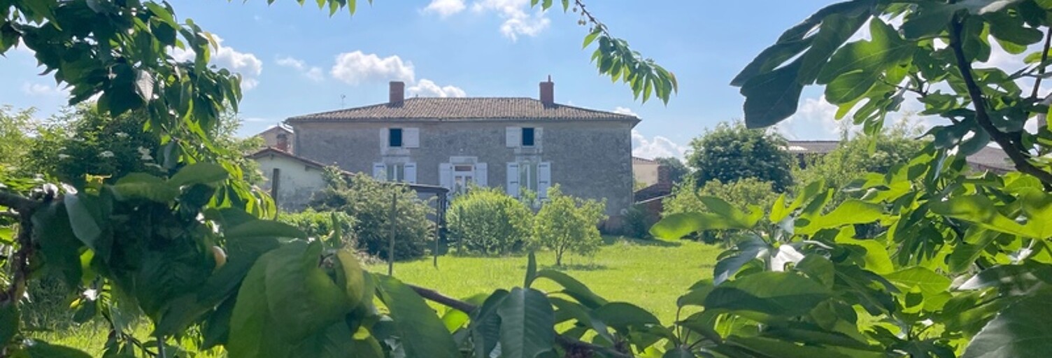 Maison 7 Pièces 135 m² à vendre à Vouillé-les-Marais (85450)