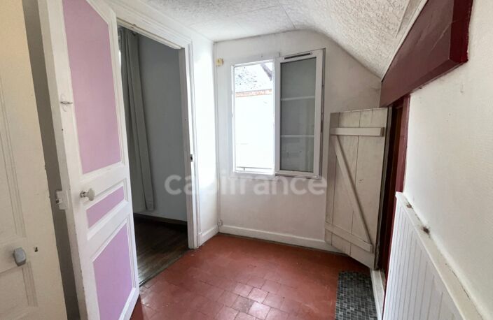 Maison de ville de caractère au coeur de CHÂTEAU RENARD (45) - 4 pièces - idéal primo accédant ou investisseur ou activité professionnelle — photo 3