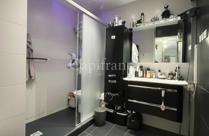 Appartement T2 de 69 m², dernier étage avec balcons, cave, garage locatif possible – Hypercentre Aix-les-Bains (73) — photo 5