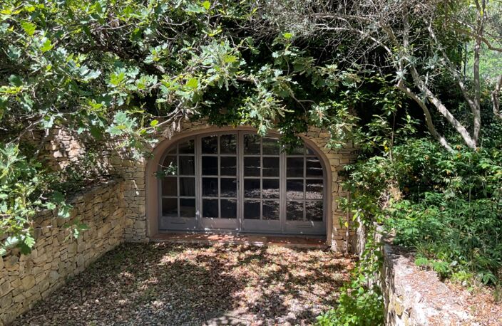 Proprieté  à 20 mns d'Aix en Provence sur la commune de Rognes  380m2 avec 8 chambres — photo 2