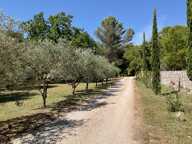 Proprieté  à 20 mns d'Aix en Provence sur la commune de Rognes  380m2 avec 8 chambres — photo 4