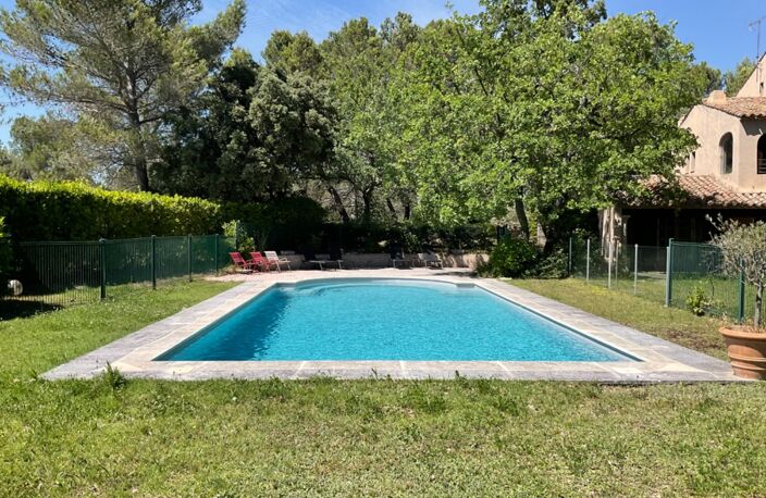 Proprieté  à 20 mns d'Aix en Provence sur la commune de Rognes  380m2 avec 8 chambres — photo 5
