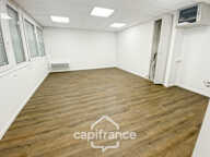 LOCAUX COMMERCIAUX / BUREAUX — photo 4